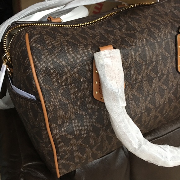 Michael Kors.SOLD ❤️❤️❤️ - Picture 2 of 8